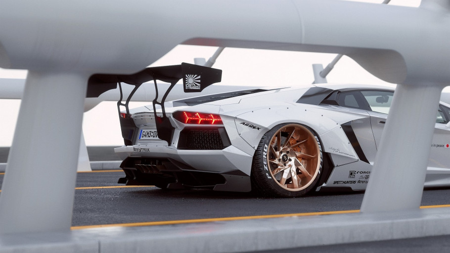 Liberty Walk Aventador