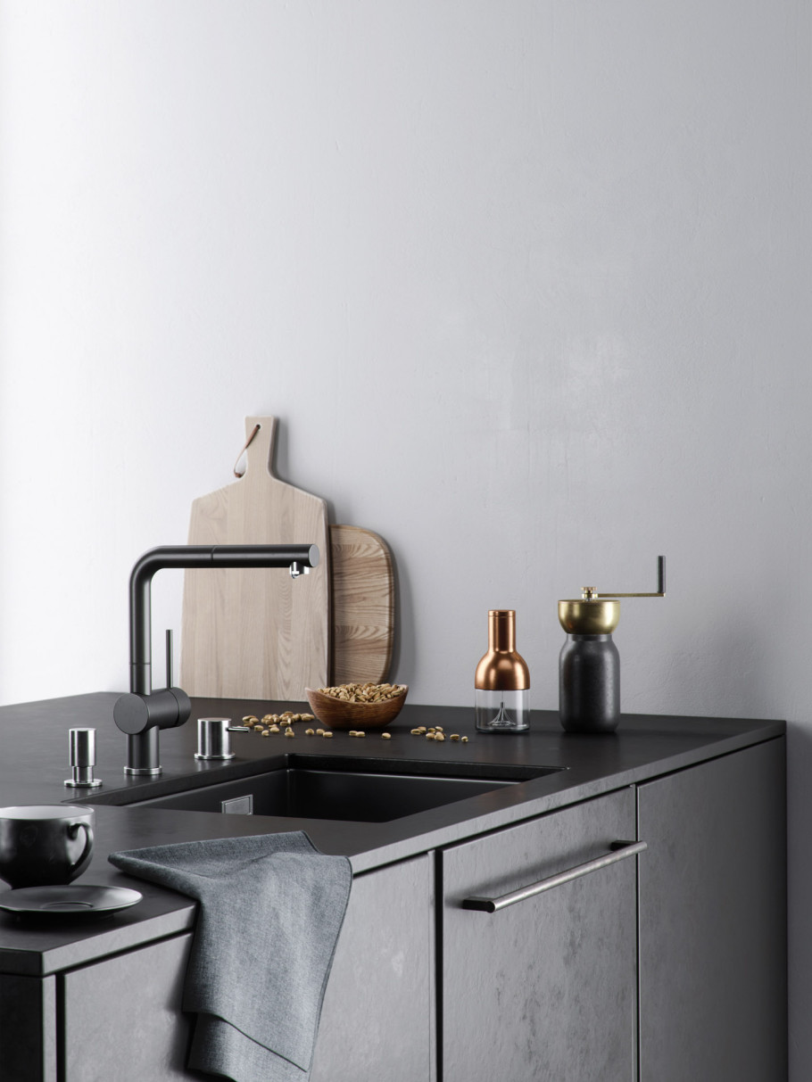 Black kitchen