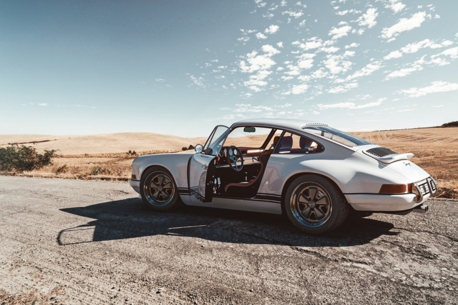 Porsche 911 vs 930