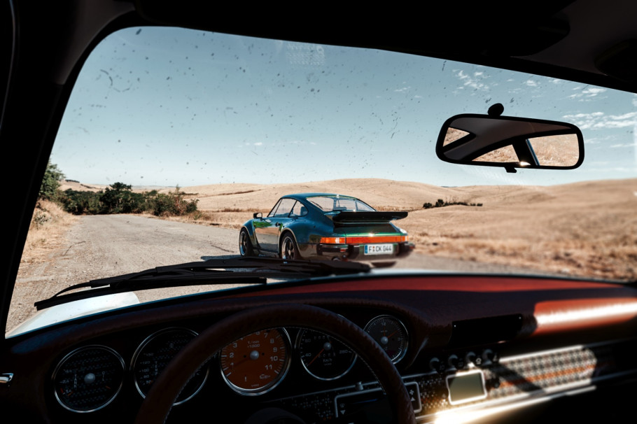 Porsche 911 vs 930