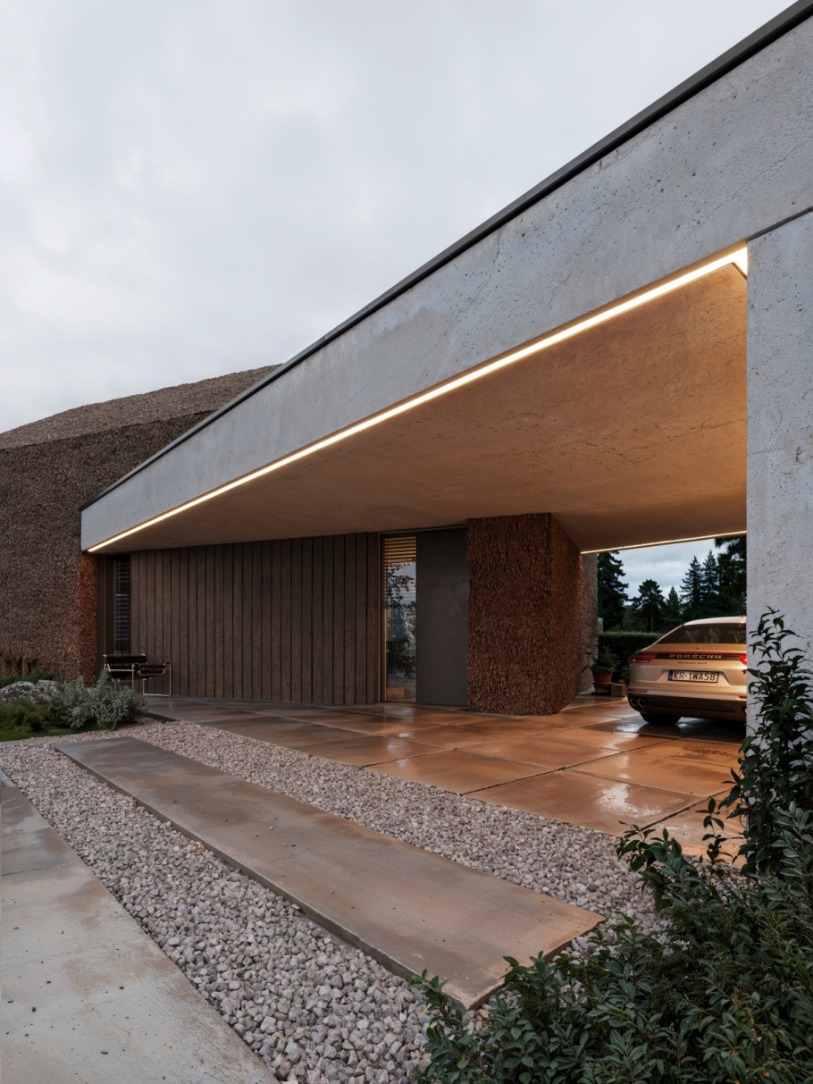 Thatched House